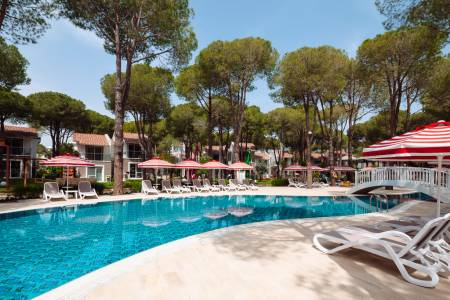 SELECTUM LUXURY RESORT Pools & Beach
